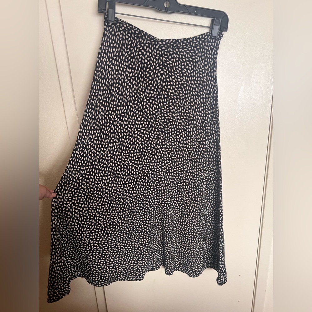 HIGH WAISTED OVER THE KNEE SKIRT